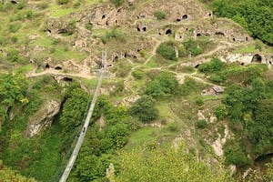 Jour 5 : Visite du monastère de Tatev et des grottes de Khndzoresk