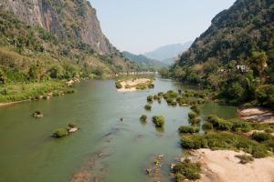 Jour 6 : De Muang Khua à Ban Na (4 h de bateau + 2 h de marche facile)