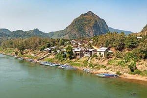 Jour 7 : De Ban Na à Nongkhiaw (1 h de marche + 45 min en bateau)