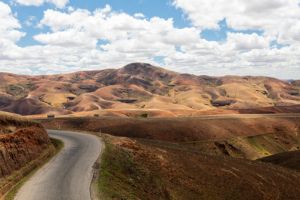 Jour 10 : De Ambositra à Andasibe (8h30 de route)